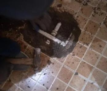 河池市卫生间漏水维修公司为您分享下卫生间渗水如何处理及注意事项